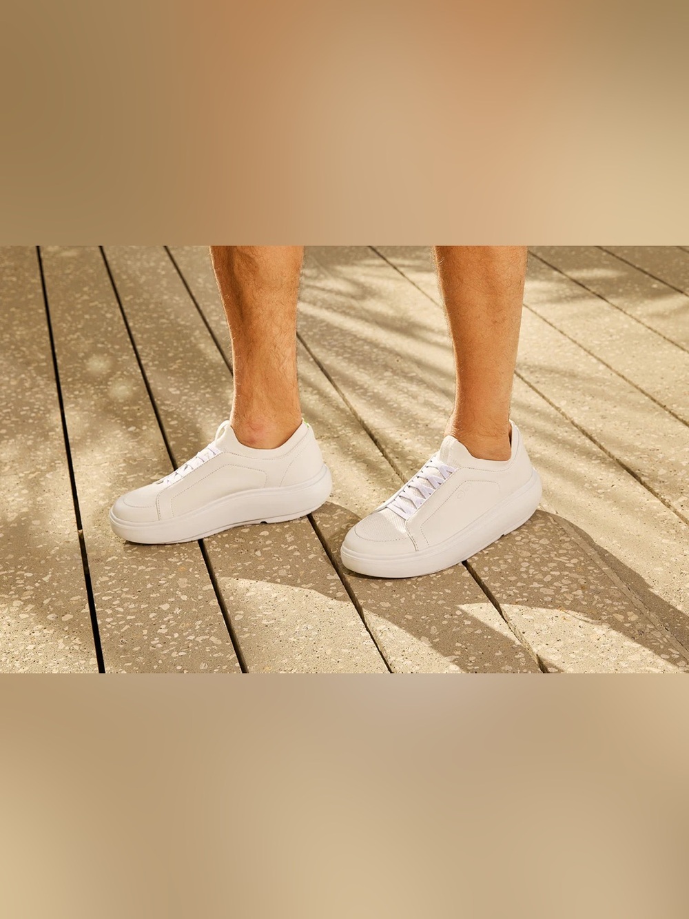Oofos Men’s OOmg+ Club in White, Size 10